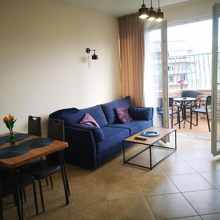 Riviera Deluxe Apartments Vlorë Exteriör bild