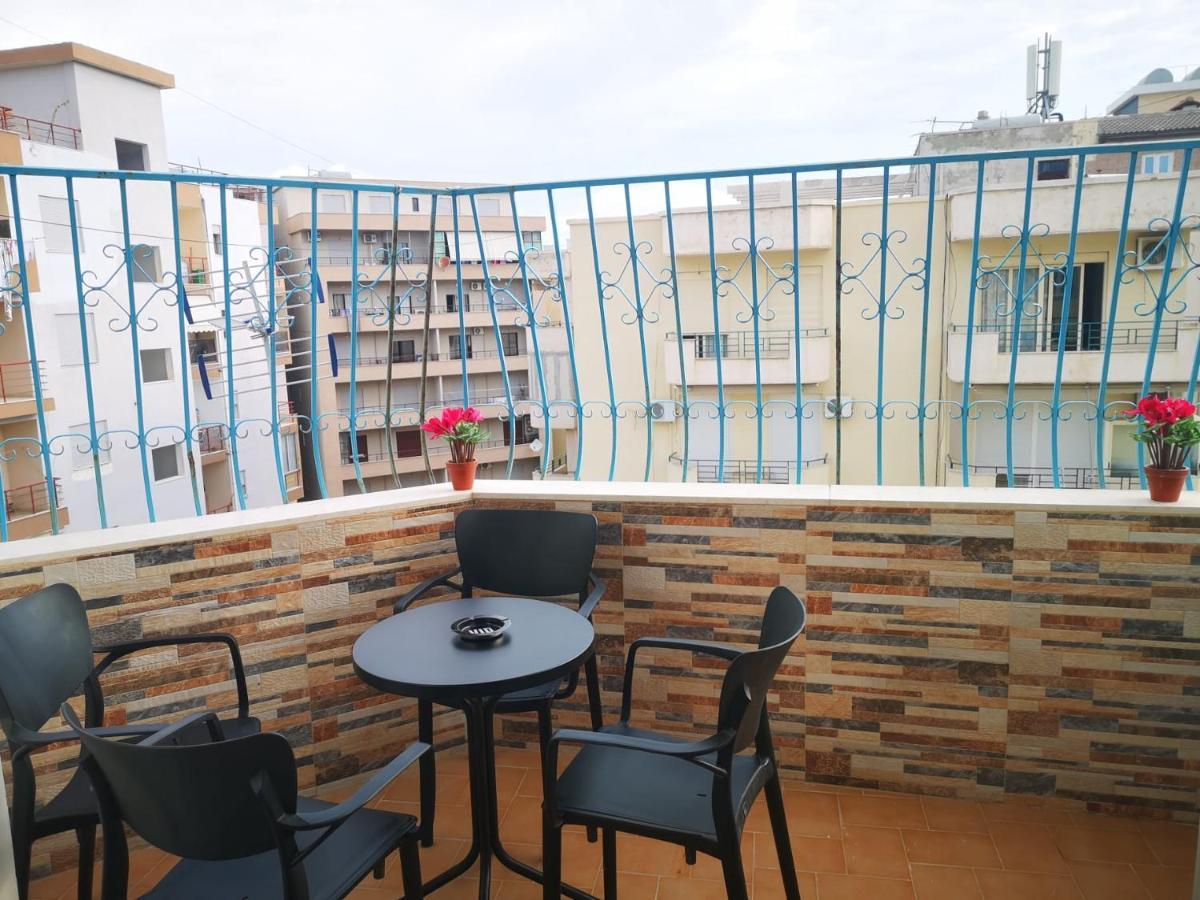 Riviera Deluxe Apartments Vlorë Exteriör bild